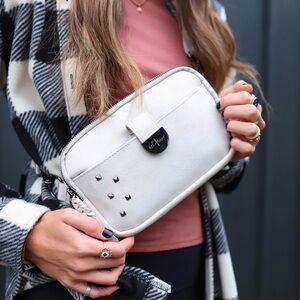 Rad Rev OG Sling in Snow